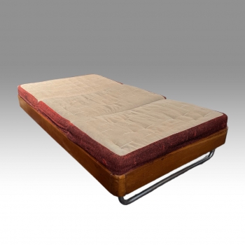 Funkcionalistická postel  