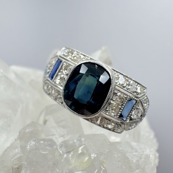 Art Deco zlatý prsten, safír 1.8 ct, diamanty 0.60 ct, posudek 