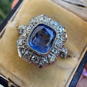 Art Deco zlatý prsten s přírodním Ceylonským safírem a diamanty 