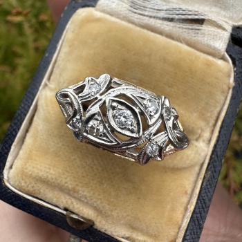 Art Deco prsten s diamanty 30. léta 