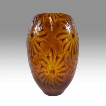 Amber skleněná váza s plastickým květinovým dekorem 