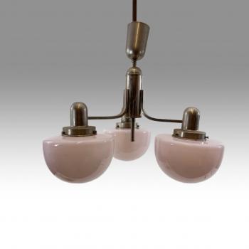 Funkcionalistický lustr 30. léta, růžové skleněné stínidla 