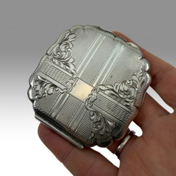 Prvorepubliková stříbrná pudřenka se zrcátkem, AG 800/1000 