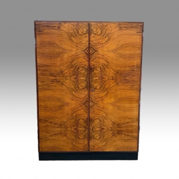 Šatní skříň - UP Závody  