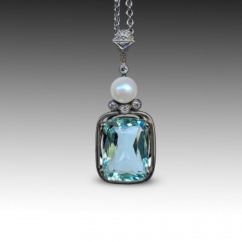 Art Deco náhrdelník s přírodním akvamarínem, perlou a diamanty 
