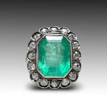 Art Deco zlatý prsten se smaragdem a diamanty 