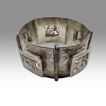 Stříbrný náramek o váze 58,10 g s Egyptským motivem 