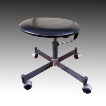 kovová otočná stolička  